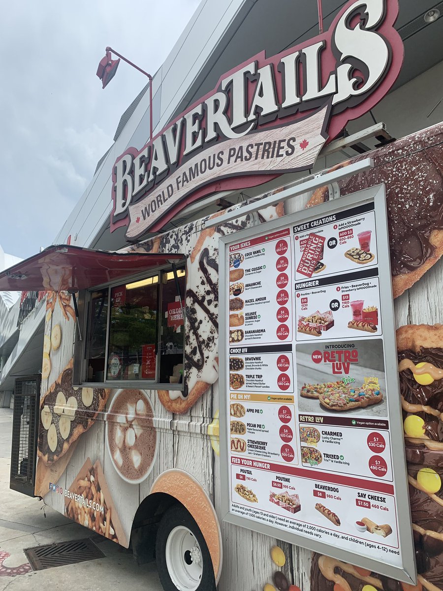 SPPlusToronto's tweet image. Our neighbours @SteamWhistle are right across the street from us at #18York so close we can wave 👋 from the corner.  We discovered a nice little park &amp;amp; @BeaverTails here too! Need parking we are two mins away ➡️Parking.com/Toronto