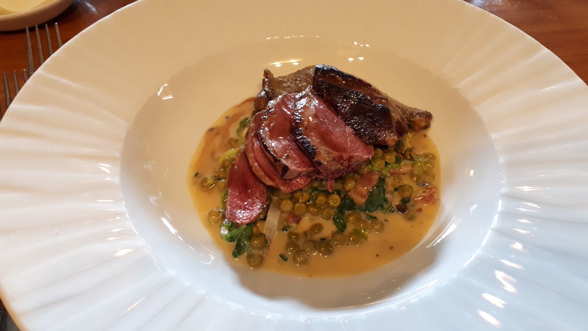 Pigeon with peas by <a href="/shaundhill/">Shaun Hill</a> <a href="/lovewalnuttree/">lovewalnuttree</a>
Simple yet sophisticated👌
#MICHELINStar