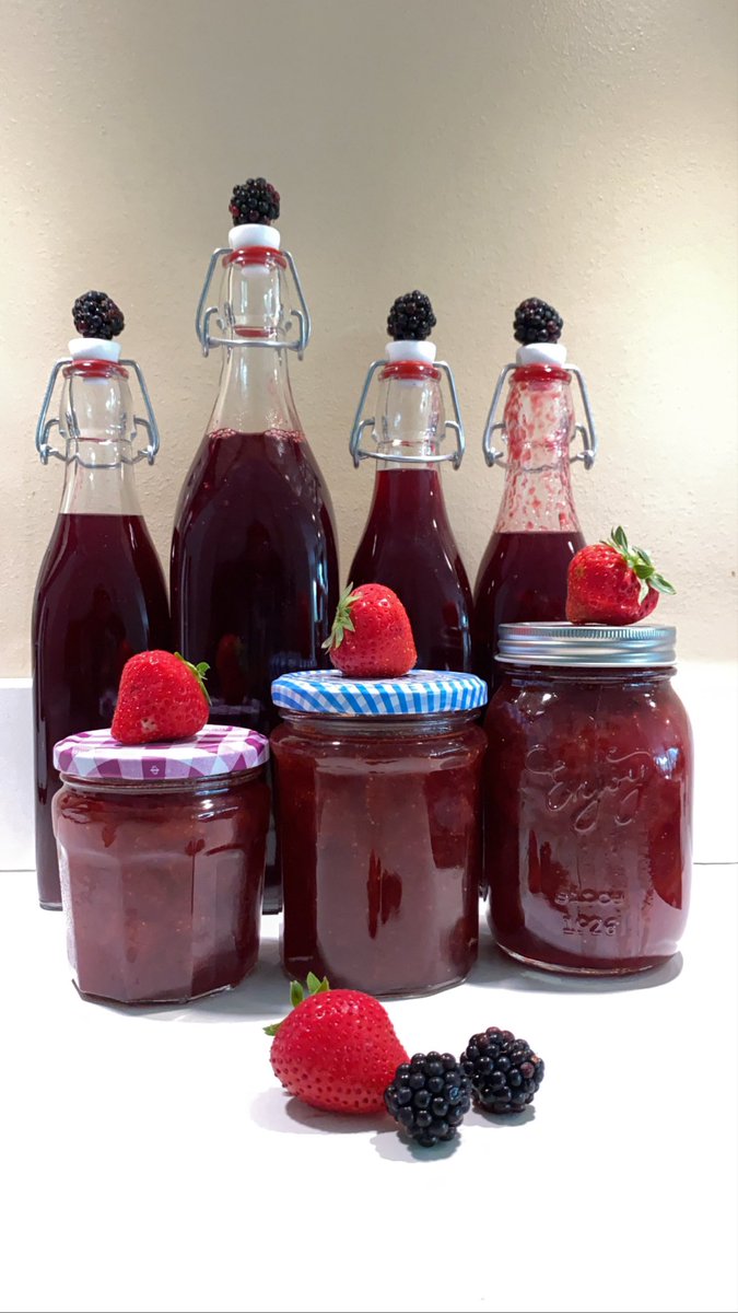 joeybyblos's tweet photo. I am proud of myself!!!
I made Strawberry Jam ๐& Blackberry Juice ๐
ููู ุงูุบุฑุจุฉ ุจุชุนู
ู ุจุงููุงุญุฏ!!! ๐ฅบ
#ู
ููุฉ #Donebyme #Amsterdam #LebaneseInTheNetherlands #ุดุบู_ุฏููุงุชู #Netherlands #Homemade #DoneWithLove #Iamthechef https://t.co/WCaDfaYVGQ
