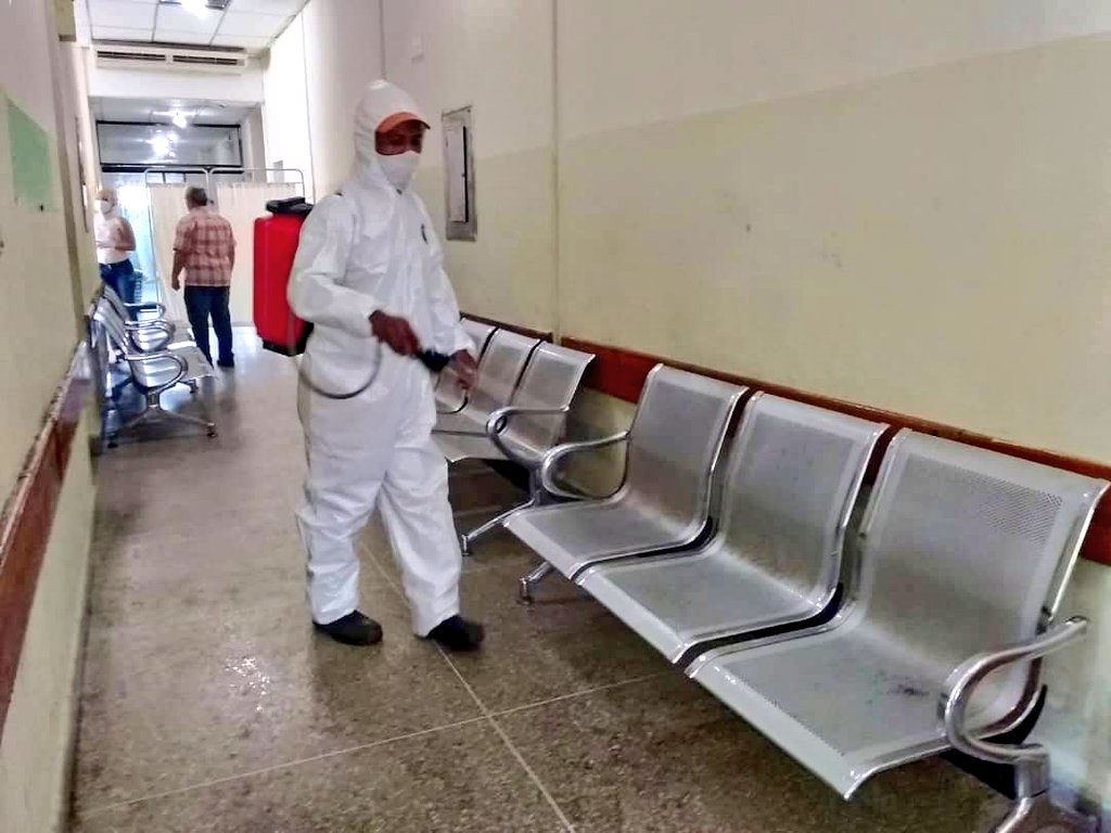 alcaldiajjm1's tweet photo. En pandemia a través de la campaña #PorqueTeQuieroTeCuido impulsada por nuestra Alc.@VillegasKarelia se han realizado en el lapso Junio, Julio y Agosto, más de 400 desinfecciones (casas,centros de salud,escuelas y empresas) @rafaellacava10 @MVzlaBella

 #205AñosDeLaCartaDeJamaica https://t.co/hzM4sewvmS