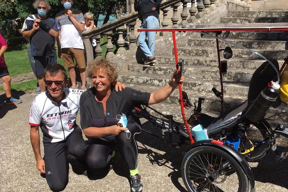 F3Occitanie's tweet photo. Millau : un couple se lance dans un tour de France cycliste pour sensibiliser à la maladie d'Alzheimer https://t.co/tz0ZlGNCdI https://t.co/XEcAbBqGNX