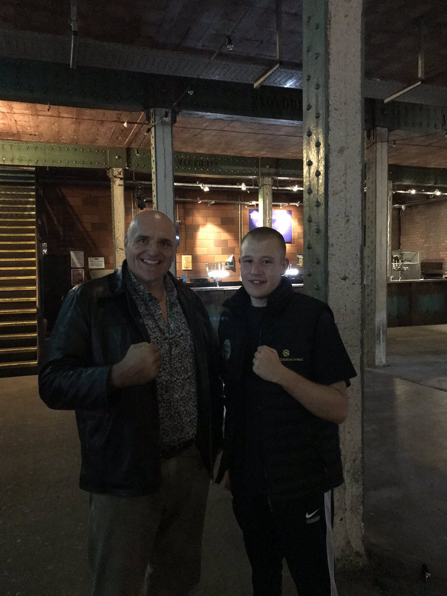 Richard25469534's tweet image. A massive thanks @Tyson_Fury and his dad John for the time he gave after @Joe_Coll24 fight last night. Words of experience from the worlds number 1 heavy weight champ 🥊