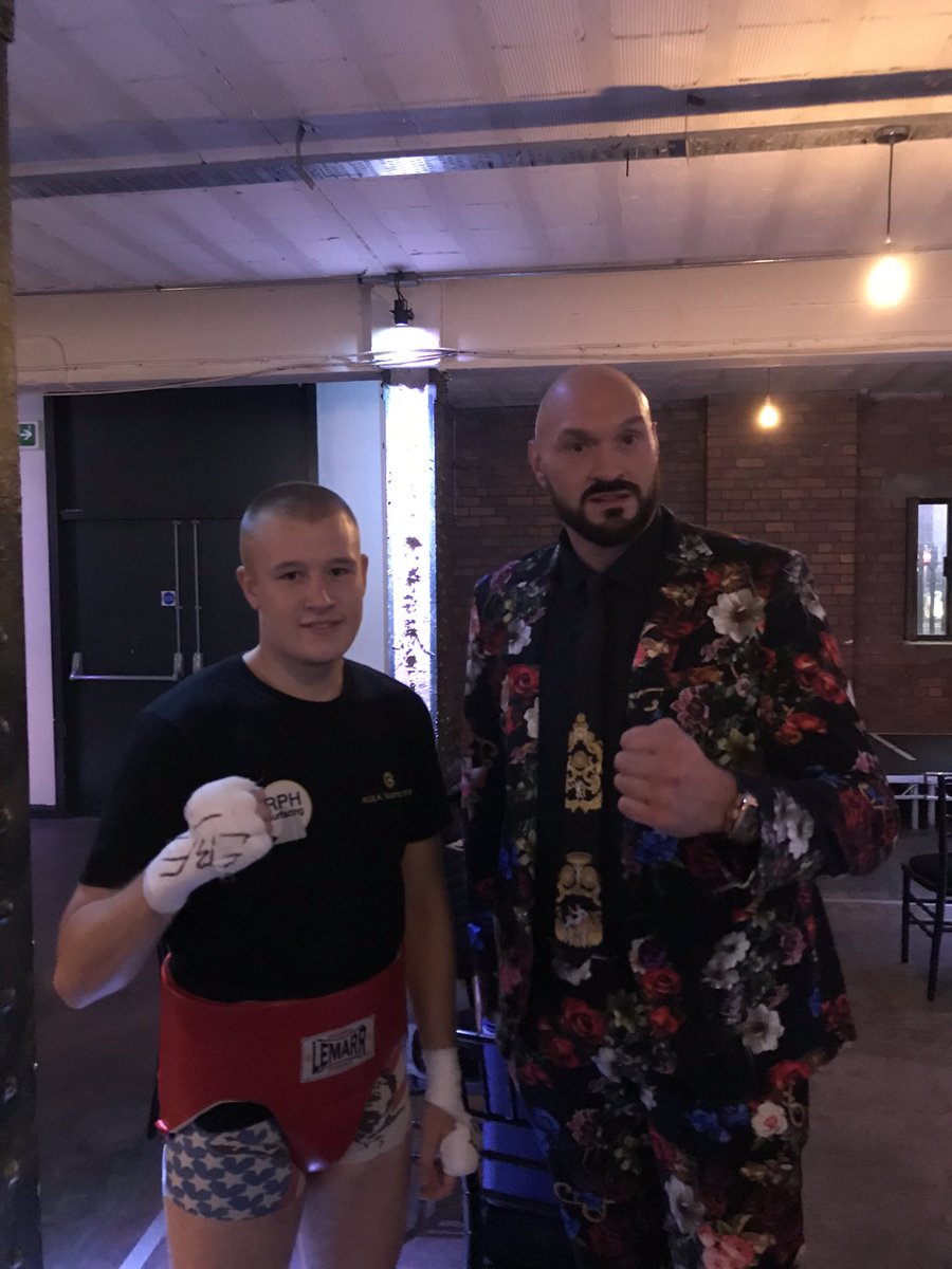 Richard25469534's tweet image. A massive thanks @Tyson_Fury and his dad John for the time he gave after @Joe_Coll24 fight last night. Words of experience from the worlds number 1 heavy weight champ 🥊