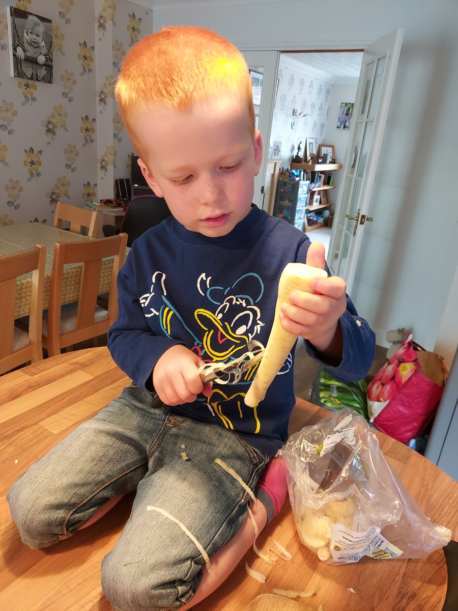 BrownDog19's tweet photo. Let JB peel the parsnips, 12 minutes to do one 🤦♂️ #errorofjudgement https://t.co/qek8RdA4RC