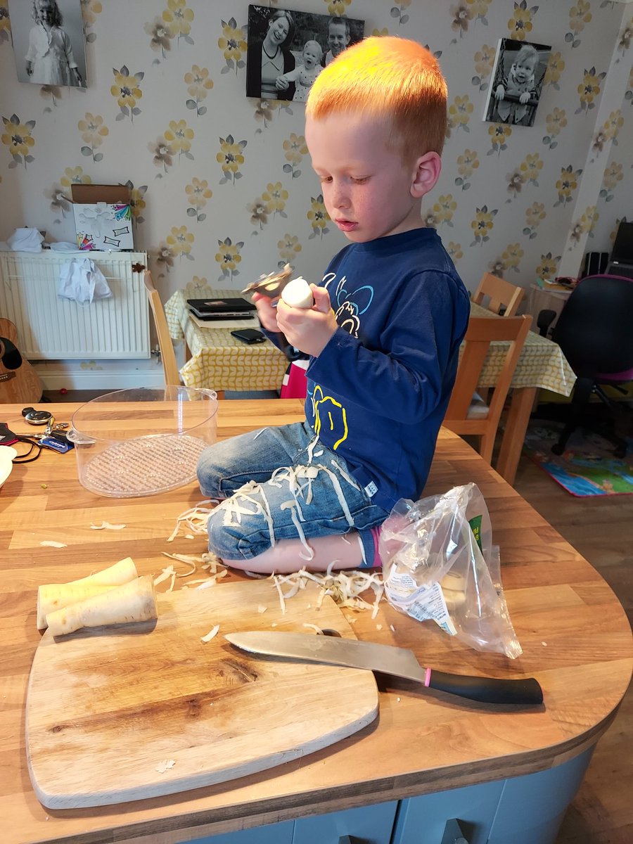 BrownDog19's tweet photo. Let JB peel the parsnips, 12 minutes to do one 🤦♂️ #errorofjudgement https://t.co/qek8RdA4RC