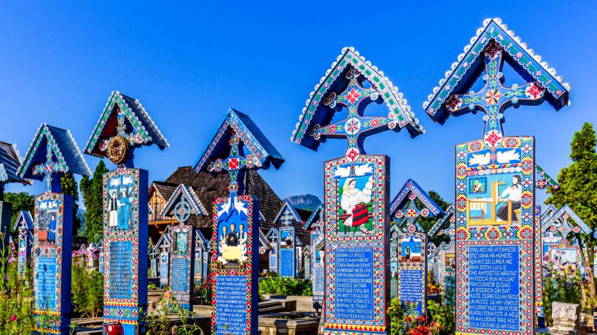 Razvy_Mishu18's tweet photo. beauties of #MARAMURES #BarsanaMonastary #MerryCemetery #theHorsesWatterfall from #RodneyMountains &amp; #theRosterCrest rock formation from #GutaiMountains https://t.co/BEbfH7gYUJ