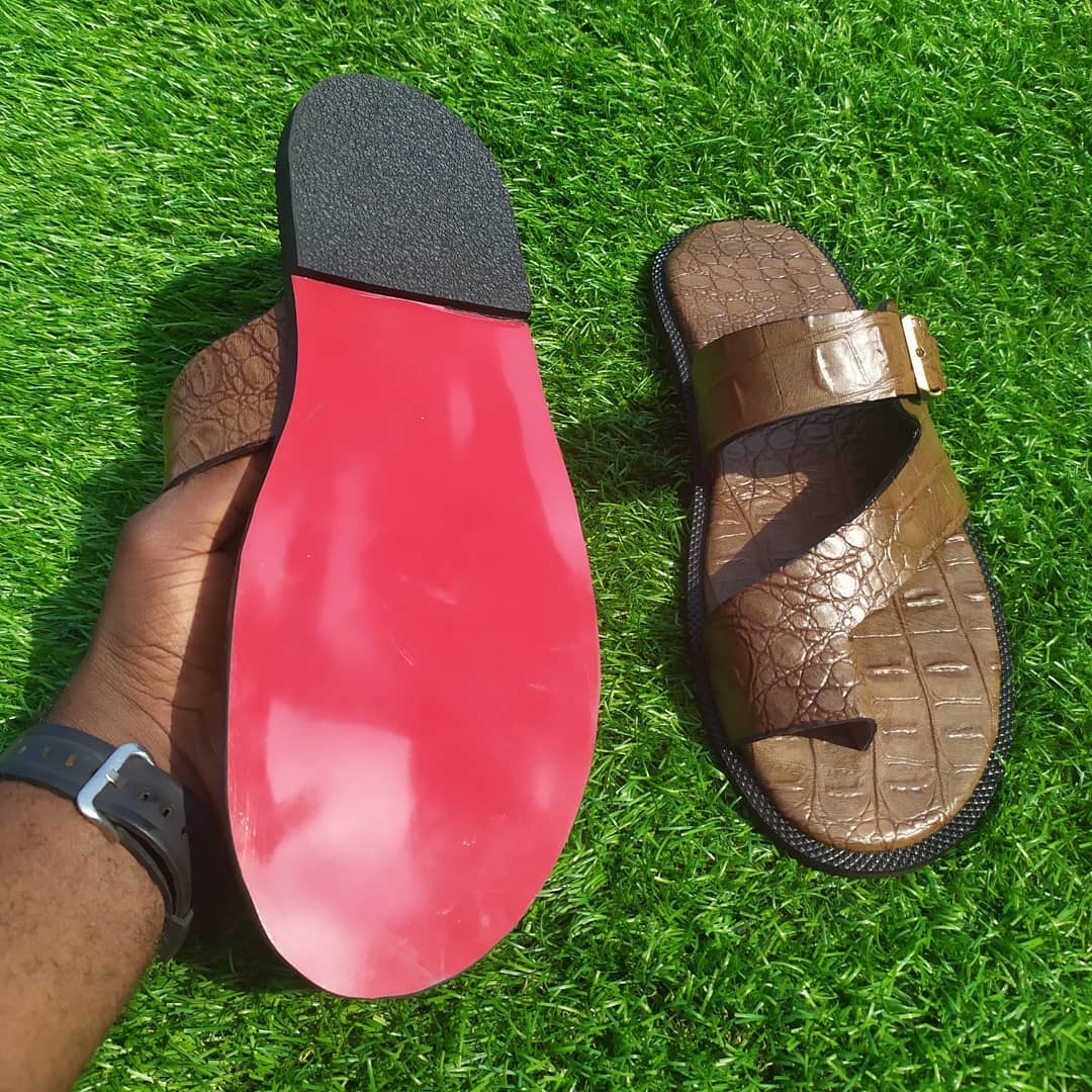 mademenFit's tweet photo. @omokehinde___ Please don’t scroll without retweeting, liking or patronizing.

I made good quality palm slide at the rate of ₦8,000 (pre-order 5 working days)

Kindly send a DM
Or
Whatsapp Message to +2347054338486

Nationwide delivery 🚚 h https://t.co/HhaPFYZlAf