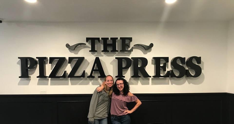 chrystal_ok's tweet photo. Three years ago I was eating pizza in California at a journo themed pizza place with @Kari_Williams. #EIJ17 was so much fun. https://t.co/F0i4EIt2Rk