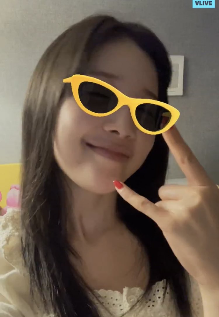 쪼롱 tweet media