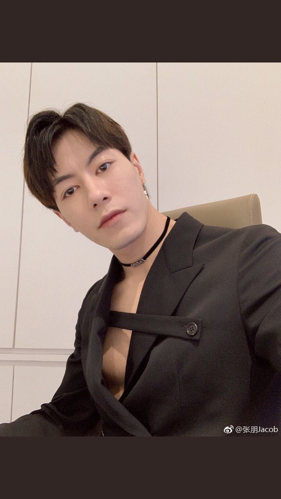 veryawesomevav's tweet image. HAPPY BIRTHDAY PENG PENG! 
I love you Jacob! I hope you have a great day! Eat a lot and make sure to stay safe! Love you Peng Peng ❤️❤️
#HappyBirthdayJacob #HappyJacobDay #JacobVAV #ZhangPeng #VAV 
@twt_VAV @VAV_official @VavCash