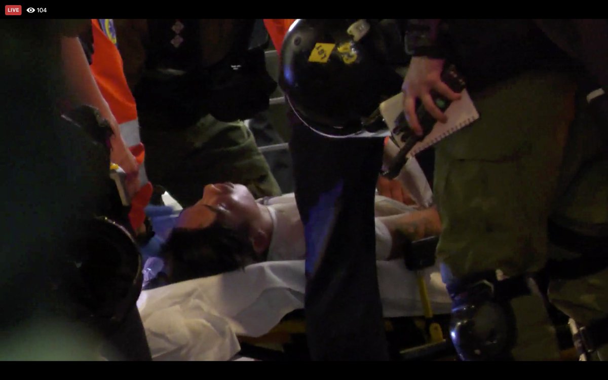hongkonger1112's tweet photo. 9:30pm Mong Kok The man passed out and lost his consciousness while he was arrested but the evil police block the way and delay the arrival of the ambulance!
#StandwithHK #HKprotests #freeHK #HKuniversalsuffrage #HKpolicebrutality #SOSHK #NoNSL #黑警死全家 #HKpolicegotohell https://t.co/gfsSheC7oS