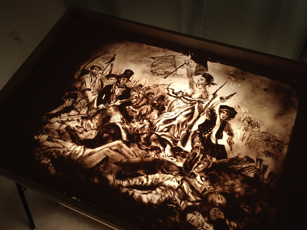 民衆を導く自由の女神