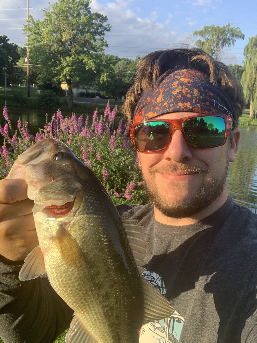 TrueBlueOtd's tweet image. Some pics from our pro-staffer @youngthepirate - nice bass caught using a Googan Krackin’ Craw! The views aren’t too bad either!! 

#bassfishing | #fishinglife | #Googan