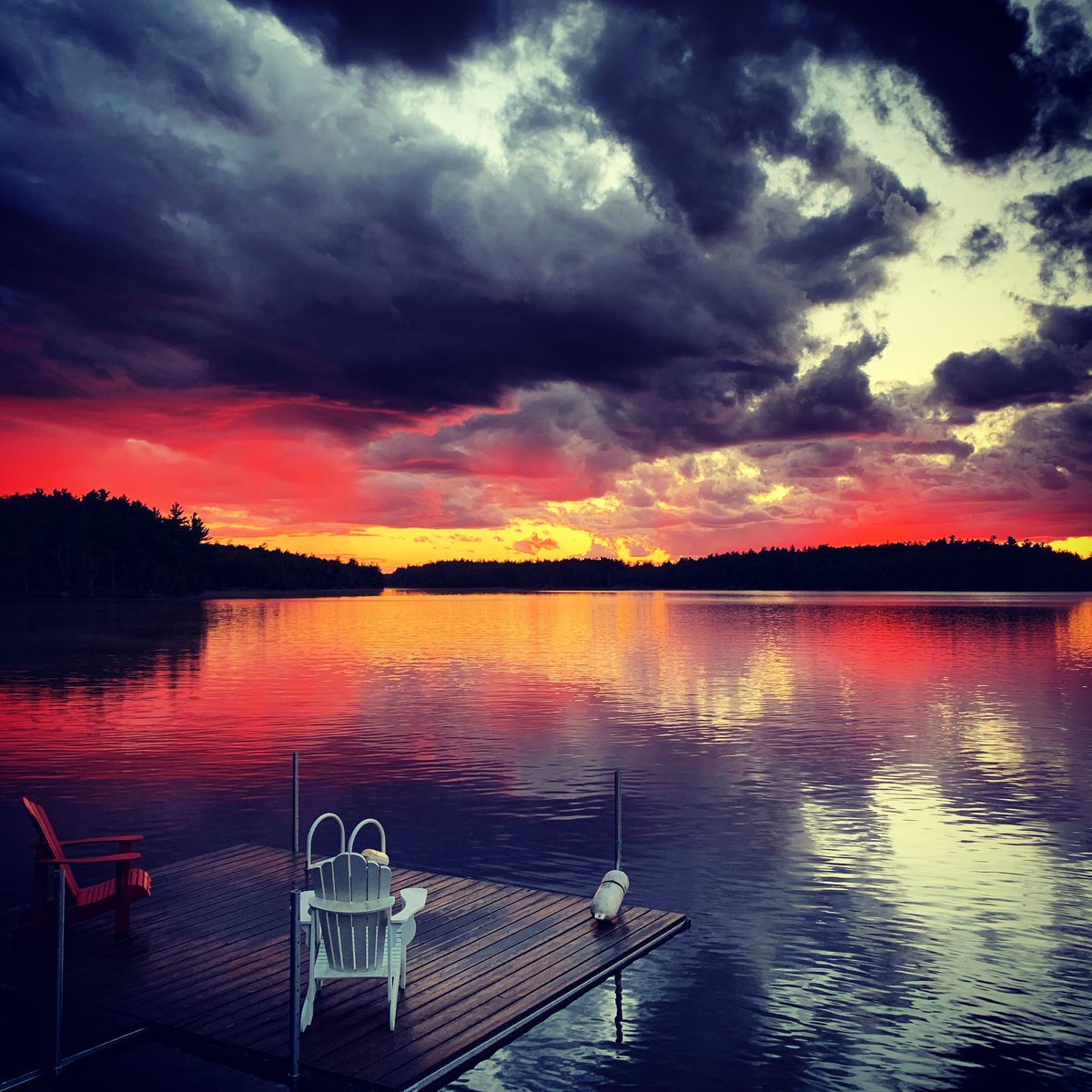 KTCard's tweet photo. A very Hungry sunset #getit #longweekending @JessCardill @LiamCardill @Lawyer_KDion @chriscardill @dangomezduran @BeeMeads https://t.co/e3dDVs8pY3