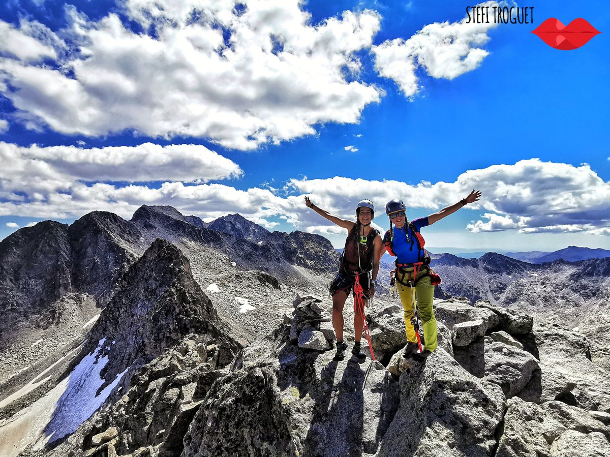 ETroguet's tweet photo. Cresta de los 15 gendarmes de Alba 🧗🏻♀️, to Pico de Alba (3.118m) 🖤!!
Another beautiful Pyenees classic ridge ♥️!!
And what a amazing & lovely team 🥰♥️!!
10,7km ⬆️1.600m
#PicoDeAlba #Alba #Benasque #Pyrenees #BeyondAdventure #xBathlete #ForYourMountain https://t.co/wNhOETgg5Q