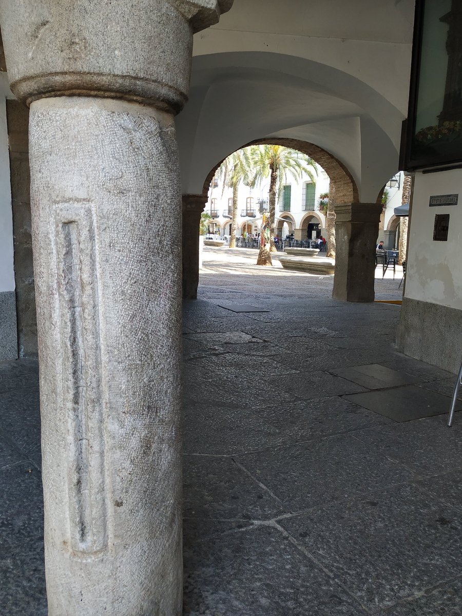 merida_mas's tweet photo. Cuando hay que tomar medidas, nada mejor que la #VaraDeMedir de #Zafra, #Extremadura. https://t.co/xU6DxtZYV0