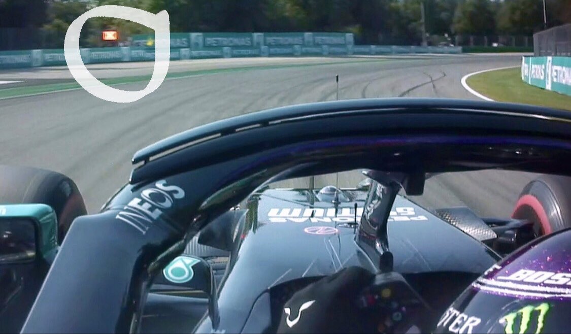 ujvarimate's tweet photo. ❌
Emiatt büntették Hamiltont és Giovinazzit 10 másodperces stop and go-ra, ezt nem vették észre
#f1 #boxutca #monza https://t.co/cRai4QB5tR