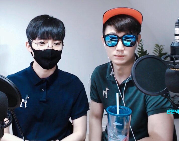 dia_guri's tweet photo. [200906] 디디커플 사연방송 💞

Hyugayso live streaming ▶️https://t.co/xDGuw1igzv

#youtube #hyugayso #DDcouple #可愛 #同性 #夫夫 #同志  #かわいい #ゲイカップル https://t.co/RECDMmtoHC