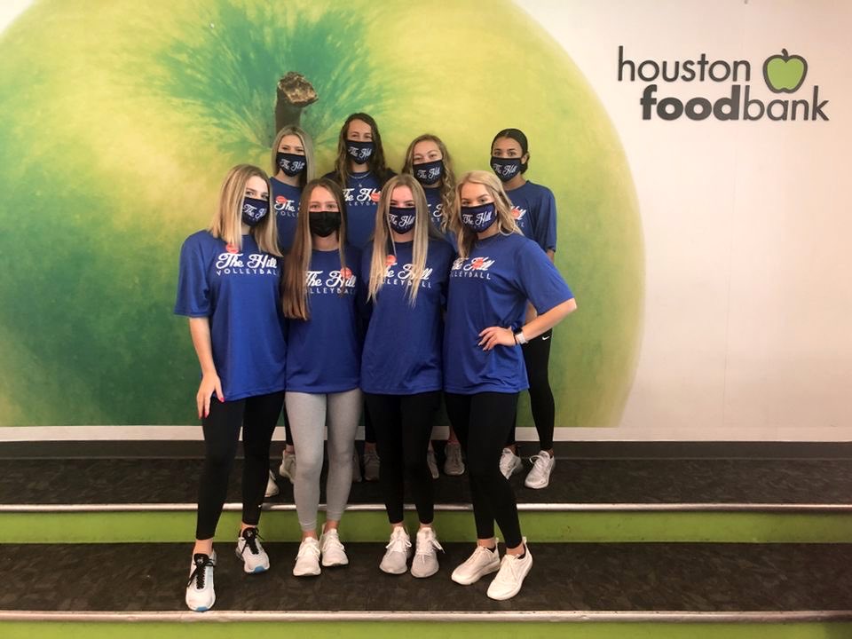 burnett_jordan7's tweet photo. bonding outside the gym while serving our community!! #wingsup #bhvb π€ https://t.co/W6xUnLq3CP