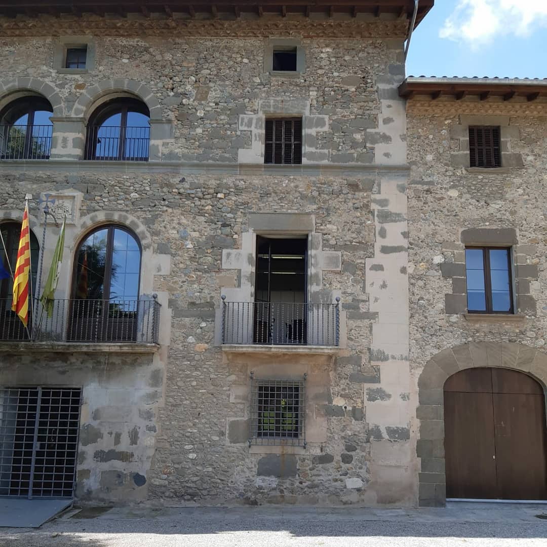 sergiv6's tweet photo. Avui ajuntament @masies_voltrega ha obert portes per ensenyar els nous espais rehabilitats.

Restaurar #patrimoniocultural, conservar #edificishistorics gràcies @diba @cultura_cat
@PSCcultura https://t.co/KJeZ6fYw5q