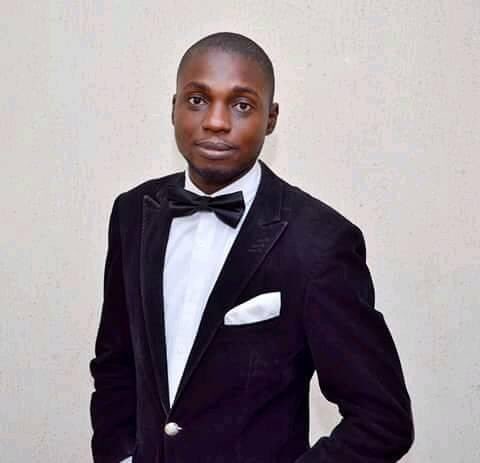 ElderAdewuyi1's tweet photo. 6yrs ago...
Something about baby face
Punk is making everybody look alike on the street.
#ThrowbackThings 🤪 https://t.co/3E63FM0oRM