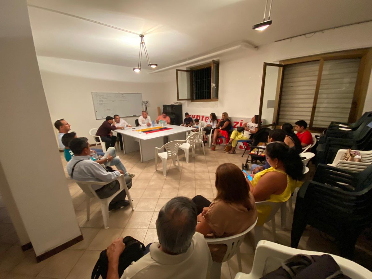 europa_centro's tweet photo. 📌 #Italia El día de ayer se eligió a la nueva directiva de Lombardia, toda una comunidad comprometida con el cambio y la recuperación de la Patria. Todas las esperanzas puestas en el #BinomioDeLaEsperanza todo nuestro apoyo @ecuarauz @MashiRafael https://t.co/WvovunP1Hk