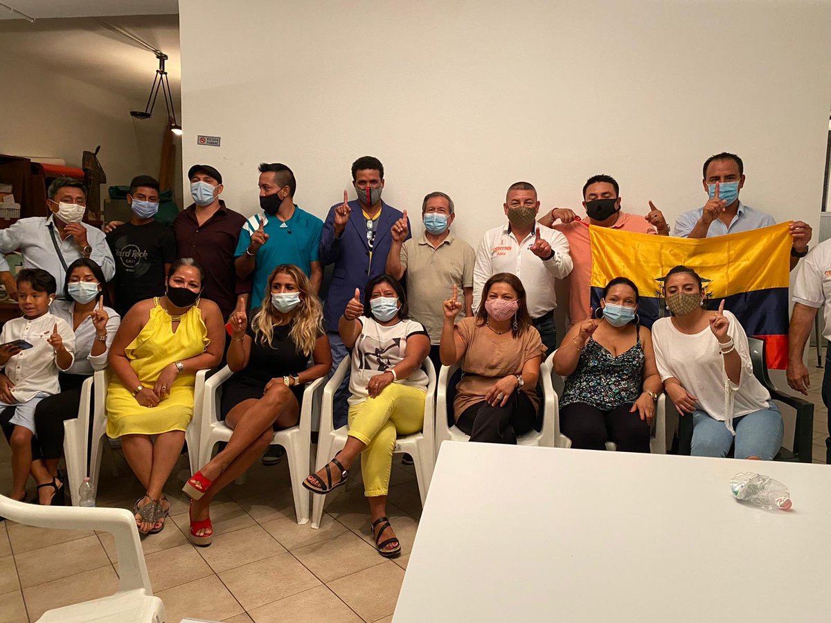 europa_centro's tweet photo. 📌 #Italia El día de ayer se eligió a la nueva directiva de Lombardia, toda una comunidad comprometida con el cambio y la recuperación de la Patria. Todas las esperanzas puestas en el #BinomioDeLaEsperanza todo nuestro apoyo @ecuarauz @MashiRafael https://t.co/WvovunP1Hk