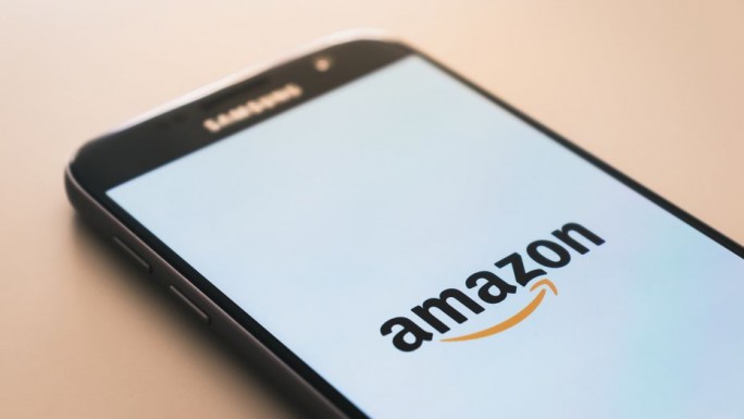 aflomagazine's tweet photo. UK Survey Reveals Extent of "False Reviews" on Amazon.
@Amazon #ecommerce #logistics #UK #falsereviews
https://t.co/85n3wzInep https://t.co/Cxt6ikEE1y
