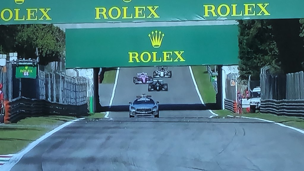 agomesdesousa's tweet photo. 16h24 e nada de reiniciar!
Ahhh! Agora parece que foi! Here We go! #F1naGlobo #ItalianGP https://t.co/1rhgzkUyGy