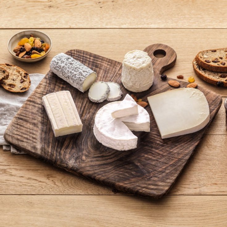 originalchevre's tweet photo. Plateau de #fromages 100% #chèvre | #Soignon Une brique de chèvre; Une bûche Saint-Vincent; Un Chèvre typé et crémeux; Une meule de chèvre doux et fruité. #fromagissons https://t.co/OHNcatsOfc
