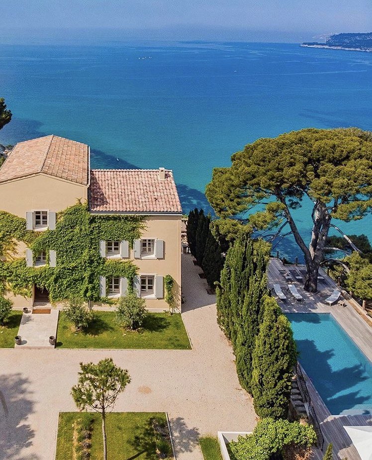 cindyrodeo's tweet photo. Morning bliss at Villa Chloe’ in
Cassis, France 🍇
#onlyclassy
#bucketlist
@OnyCly https://t.co/I5utkRtYSY