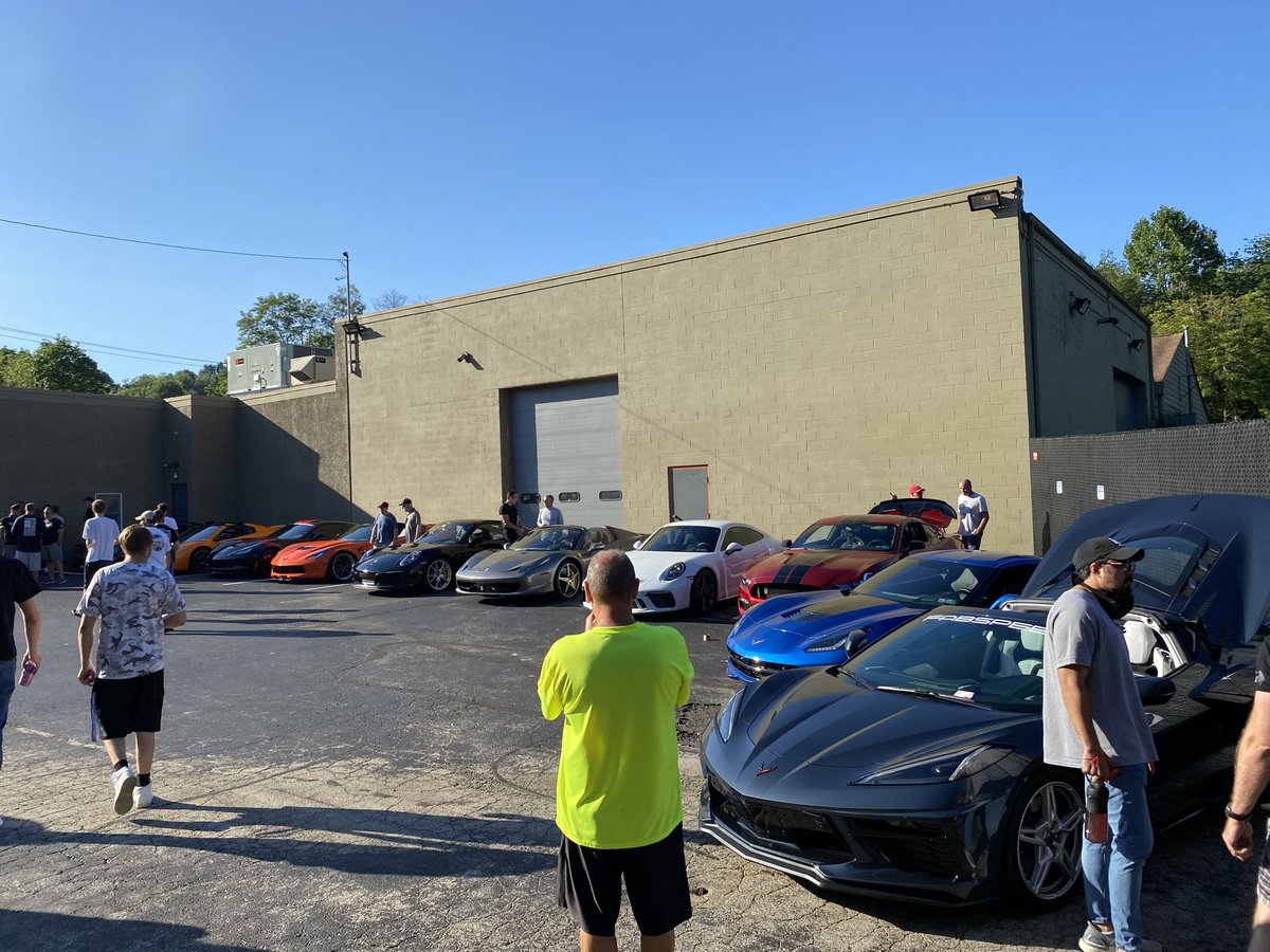 alexmak's tweet photo. Съездили на автосборище Cars &amp; Coffee и наш конструктор #cobrabuild там в целом смотрелся вполне уместно https://t.co/3c4tln2dn1