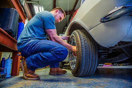 justinboots's tweet photo. The Stampede Rush Aged Brown - ready for work or play. https://t.co/uStnpncudq #JustinBoots #JustinWork #WorkBoots #StampedeRush #WorkorPlay https://t.co/kFEIUlsz8j