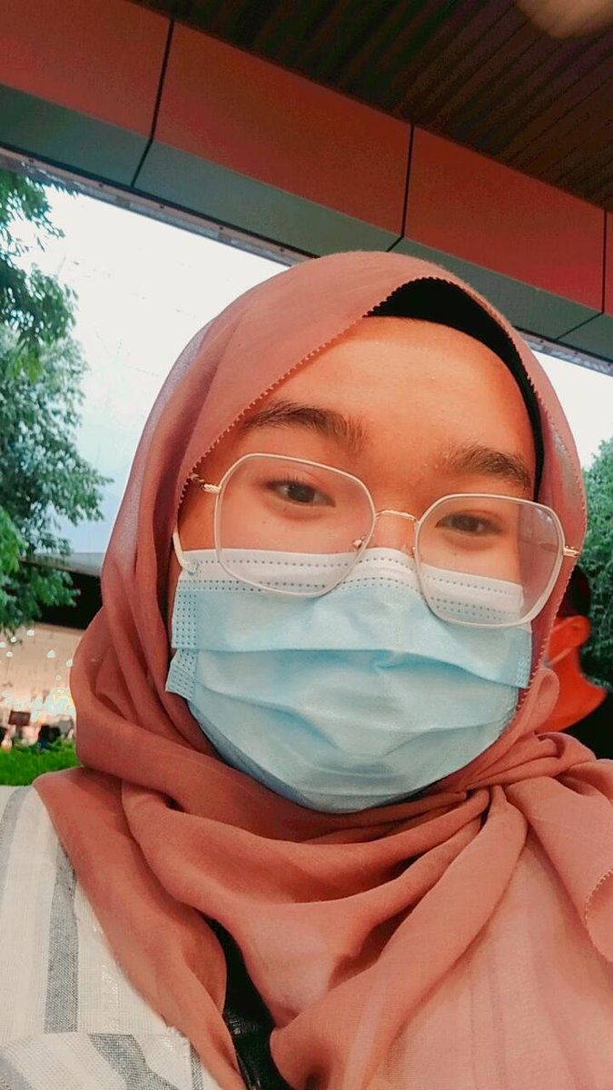 Mekknaaa1's tweet photo. heheh can we be friend ? 👉👈🌺 https://t.co/o30JQUESfy