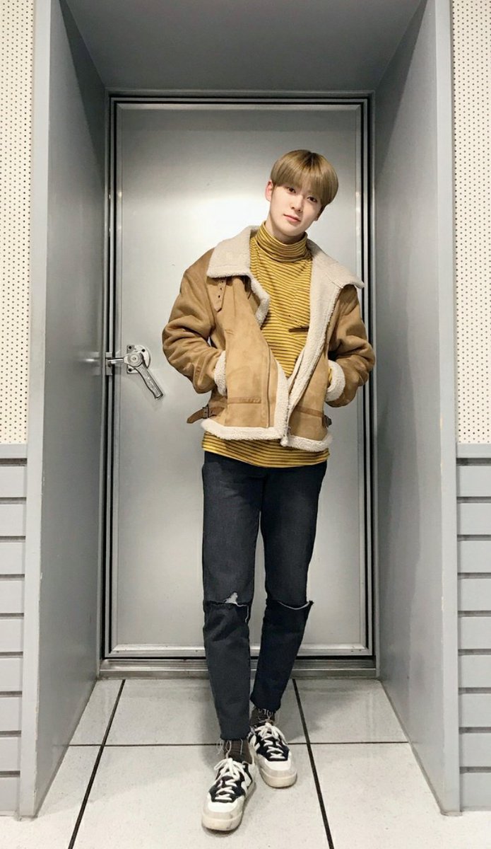 some of Jaehyun's fashion style during nct night night; a thread ♡