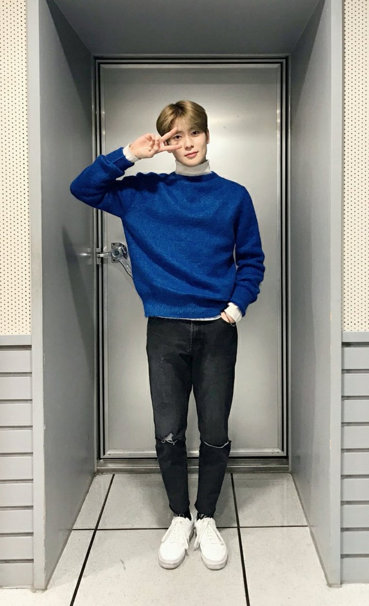 some of Jaehyun& #39;s fashion style during nct night night; a thread ♡