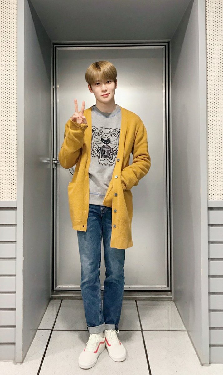 some of Jaehyun's fashion style during nct night night; a thread ♡