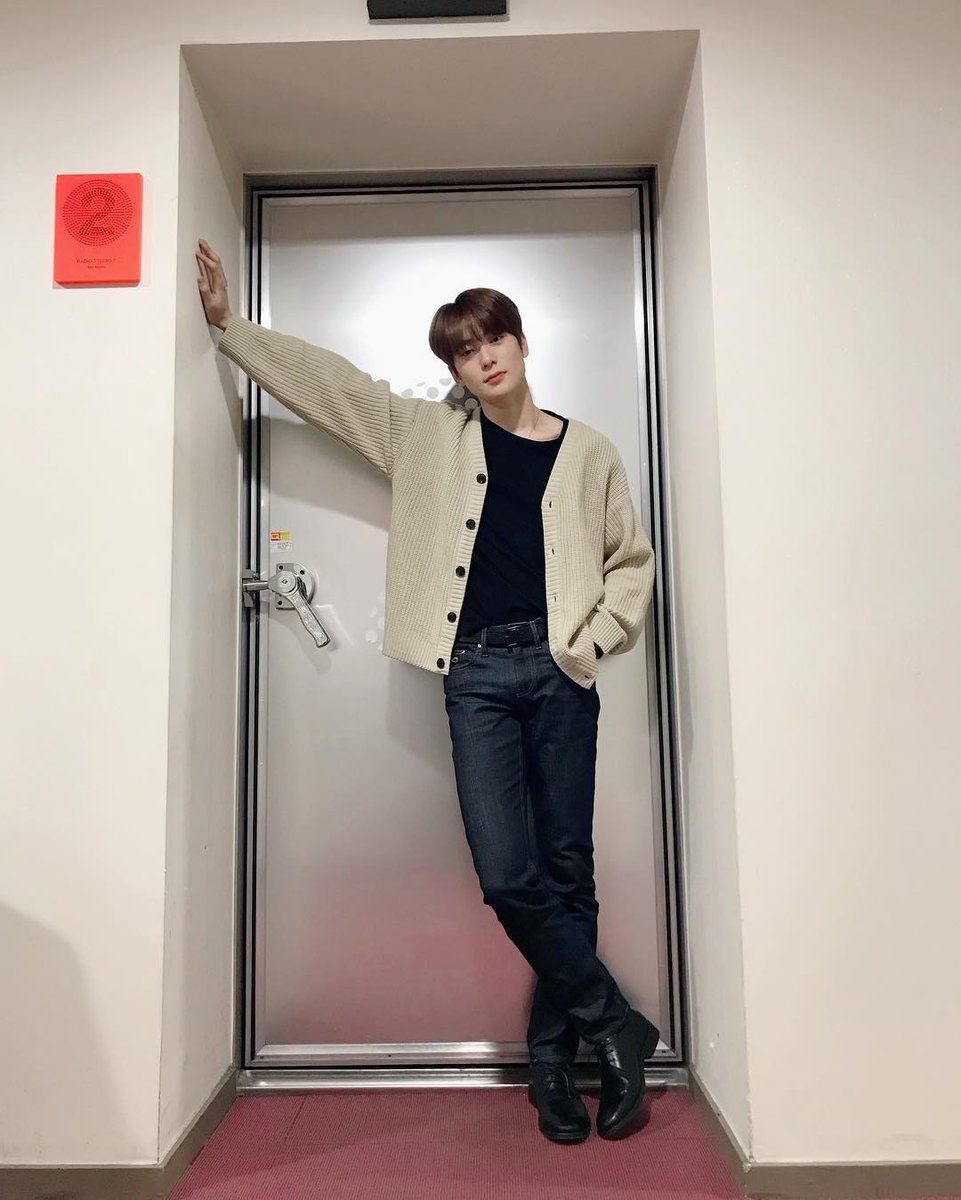 some of Jaehyun's fashion style during nct night night; a thread ♡