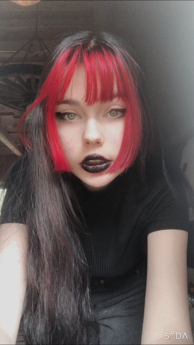 tinymeowvamp's tweet photo. istg i keep missing army selca day 🤡 but anyway here’s my update ig💜
[ #ARSD #ARSDSelcaDay #ARSDforJK #ARMYSelcaDay #ARMY @BTS_twt ] https://t.co/1952BIq1iR