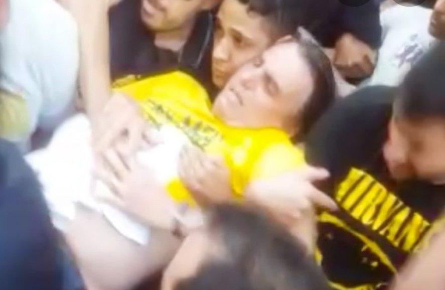 #QuemMandouMatarBolsonaro
ÓBVIO que foram poderosos, com conexões, com dinheiro e interesses ameaçados pela eleição de <a href="/jairbolsonaro/">Jair M. Bolsonaro</a>.
Passados dois anos, eles manifestam seu ódio abertamente.
Dois anos que deixam ÓBVIO não sermos mais uma Nação livre.
Ou há LIBERDADE no Brasil?