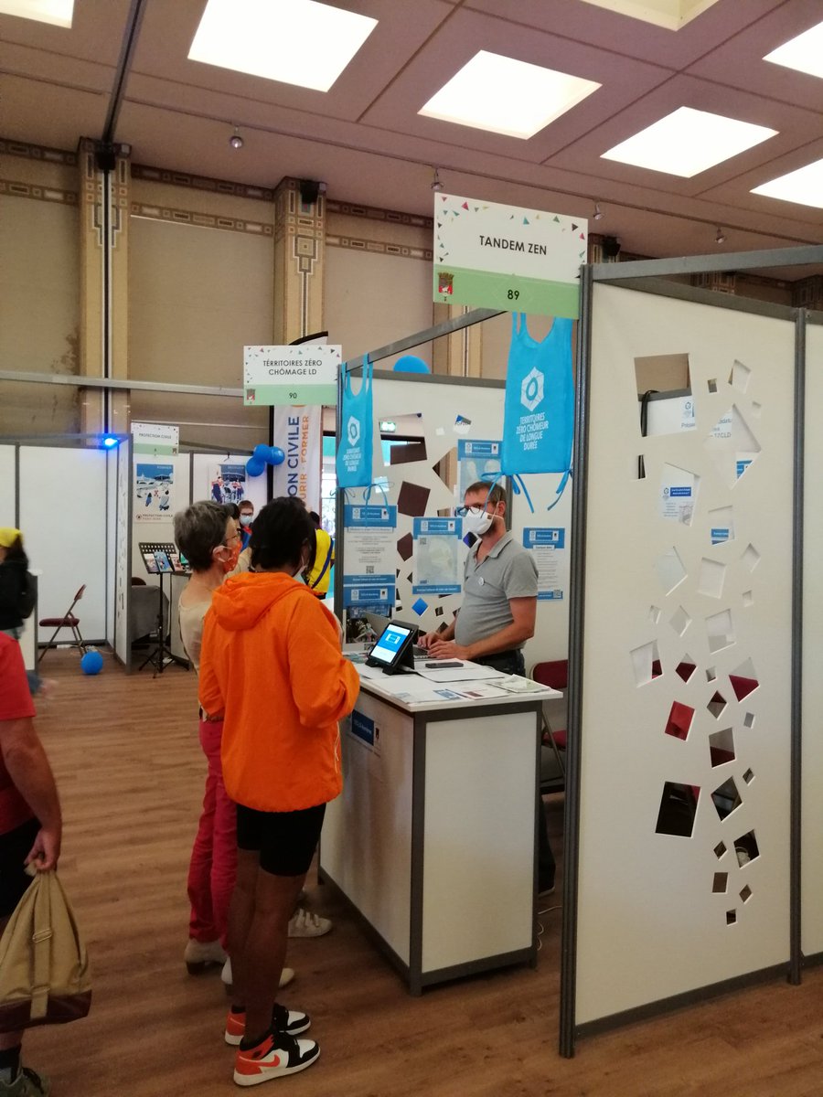changeonsasn's tweet photo. Une partie de notre collectif était au forum des associations d'#Asnières ce week-end !

Merci à toutes les associations mobilisées ce week-end et toute l'année pour notre ville ! https://t.co/OXe1QuO8p1