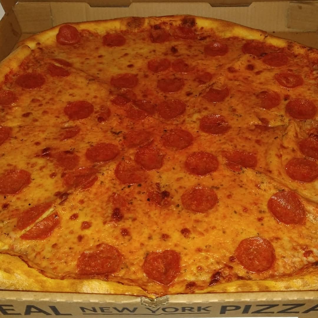 BarrenSloppy's tweet photo. Pizza Appreciation
I LOVE PIZZA🍕🥰
Downtown House of Pizza in Ft. Myers, FL makes some of the most beautiful & delicious pies I've ever eaten 🤩
#pizza #pizzalovers🍕 #pizzalover #pizzapizza #dhop #dtfm #swfl #food #foodporn #pizzaporn #pizzaparty #pepperoni #ftmyers #tasty https://t.co/2GN8znpU4Q