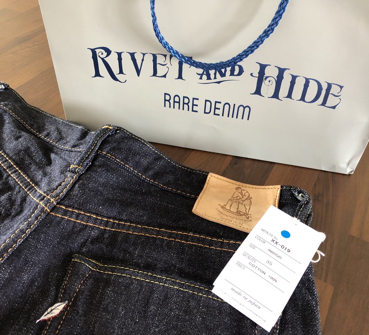Marillionmark's tweet photo. New denim acquired from @rivetandhide Manchester shop. Itβs well worth a visit, great range of top end Japanese selvedge and other fine apparel, excellent service to boot! π
#TriggerPulled https://t.co/BoBMxgp9pm
