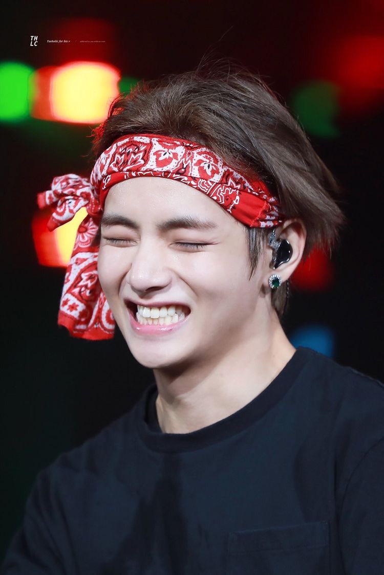 taehyung’s smile: a soft thread
