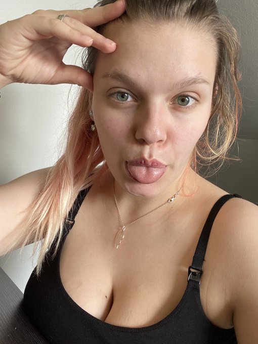 Naaaa, kennt Ihr schon mein FanSeven Profil?😇  https://t.co/jHuO1Q6o7g #fanseven #happy #girl https://t<a href="/tag/girl"class="tags"><span>#girl</span></a><a href="/tag/happy"class="tags"><span>#happy</span></a><a href="/tag/fanseven"class="tags"><span>#fanseven</span></a>