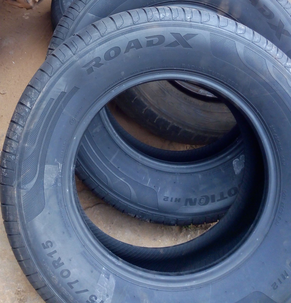 firmgriptyre's tweet photo. Piece of rubber that are built to handle all road conditions.
#RoadXtyres
#multibrand
#firmgriptyre https://t.co/Vfw6AdOhxb