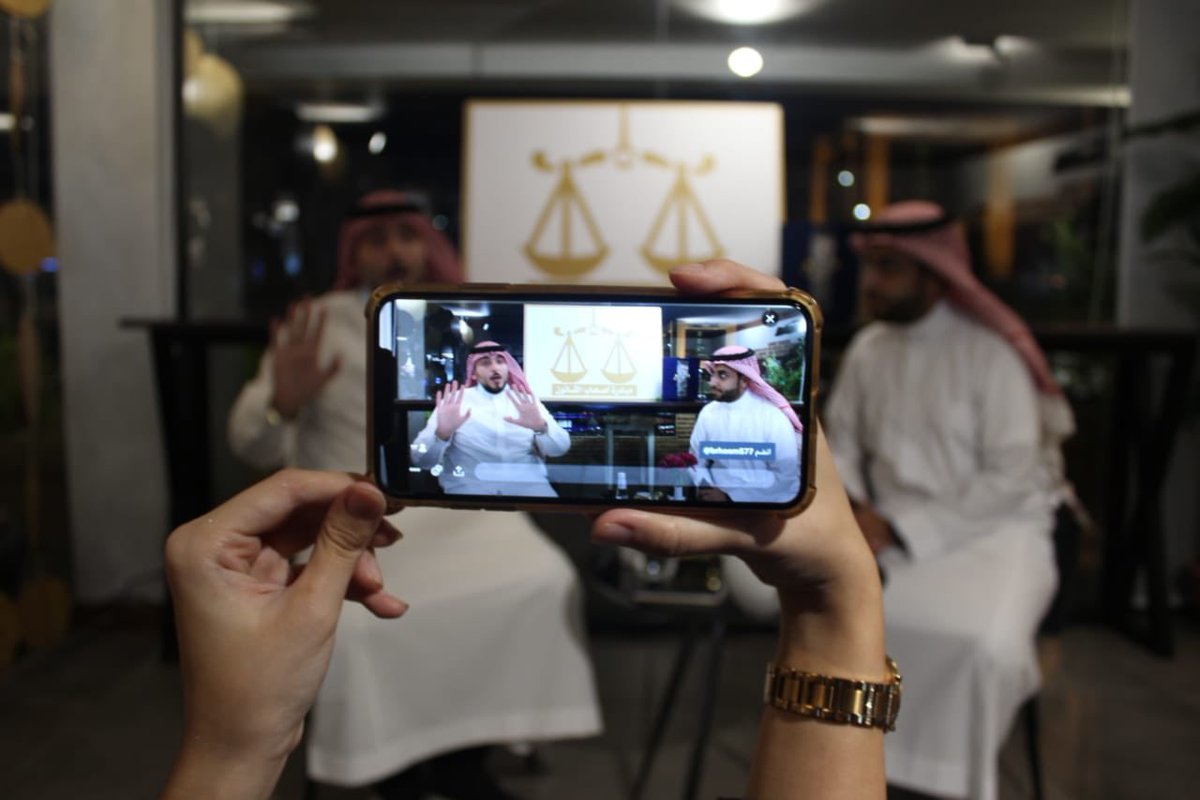 coffeelaws's tweet photo. سررنا وسعدنا نحن @coffeelaws باستضافة اللقاء الثالث على التوالي لأصدقائنا فريق مبادرة أصحاب القانون @friendsforlaw

وحلّ ضيفًا على اللقاء د.أحمد صلاح الدين بالطو عضو هيئة التدريس بكلية الحقوق بجامعة الملك عبدالعزيز.

كل التوفيق لأصحاب القانون ومرحّب بهم دائمًا في #لاوس_كافيه☕️⚖️. https://t.co/QY40YiGFng