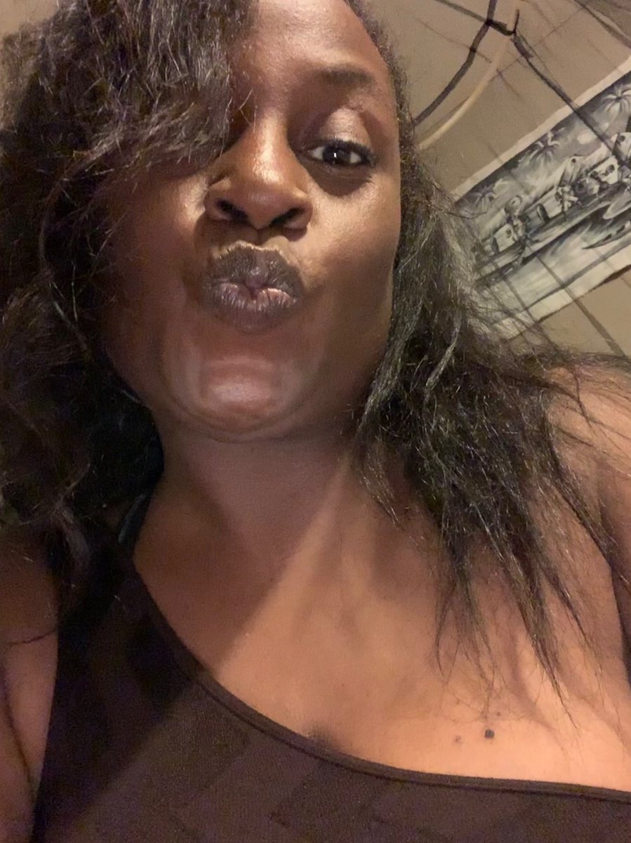 REPARATIONSMAT1's tweet photo. It’s pathetic how black folk allow only the lightest gayest most RIDICULOUS niggaz to speak for y’all...that’s why I refuse...I’ll be damned... if I ever let a light bright speak on my behalf I got this...honey https://t.co/fq6V0PkHW6