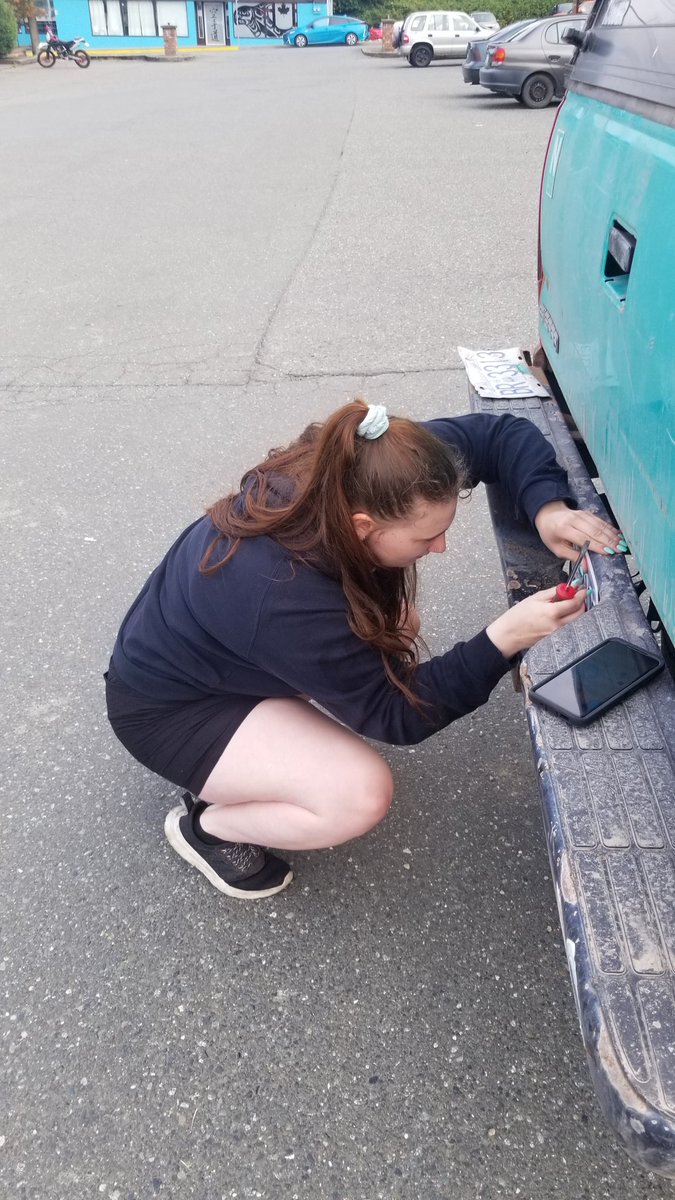 gary_townsend's tweet photo. Daughter putting her first lice se plate on her first vehicle a 98 Chevy 3500 diesel. Bigger than most boys vehicles #ProudDad #fatherdaughter #FirstVehicle https://t.co/2x8VZ3epTV
