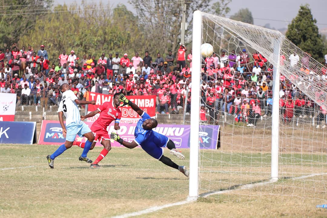 voiceofbongo's tweet photo. LIGI KUU BARA: Kutokea kwenye Uwanja wa Sokoine, Mbeya
FT'
Ihefu FC 1-2 Simba SC
⚽ John Bocco 10'
⚽ Mzamiru Yassin 43'
⚽ Omar Mponda 15'
#VPL
#IHFSSC
#VoBSPORTS https://t.co/Cj70FKSTZV